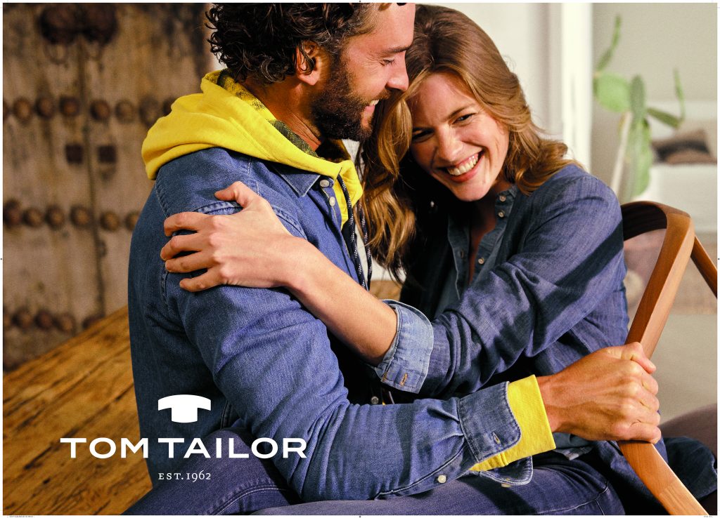 14243_TT_Couple_Denim_030_1400_1000_F39_X3