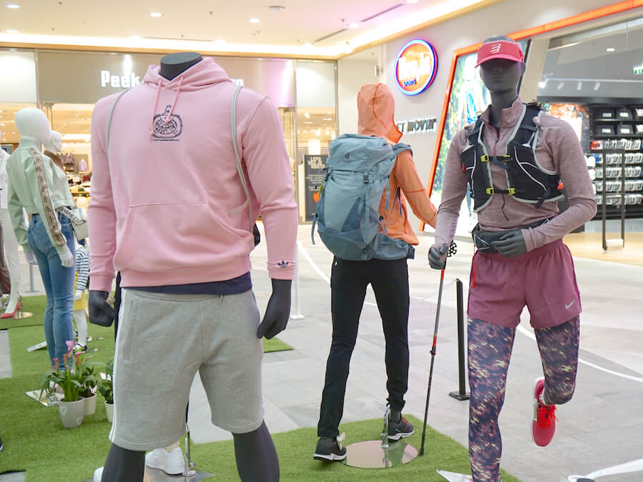 modni-trendi-marec-2022-04