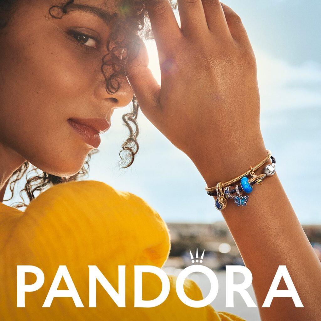 HIGH_Q223-D-MOMENTSSUMMERSTORIES-SOME-MODEL-IMAGE-01-LOGO-SQUARE