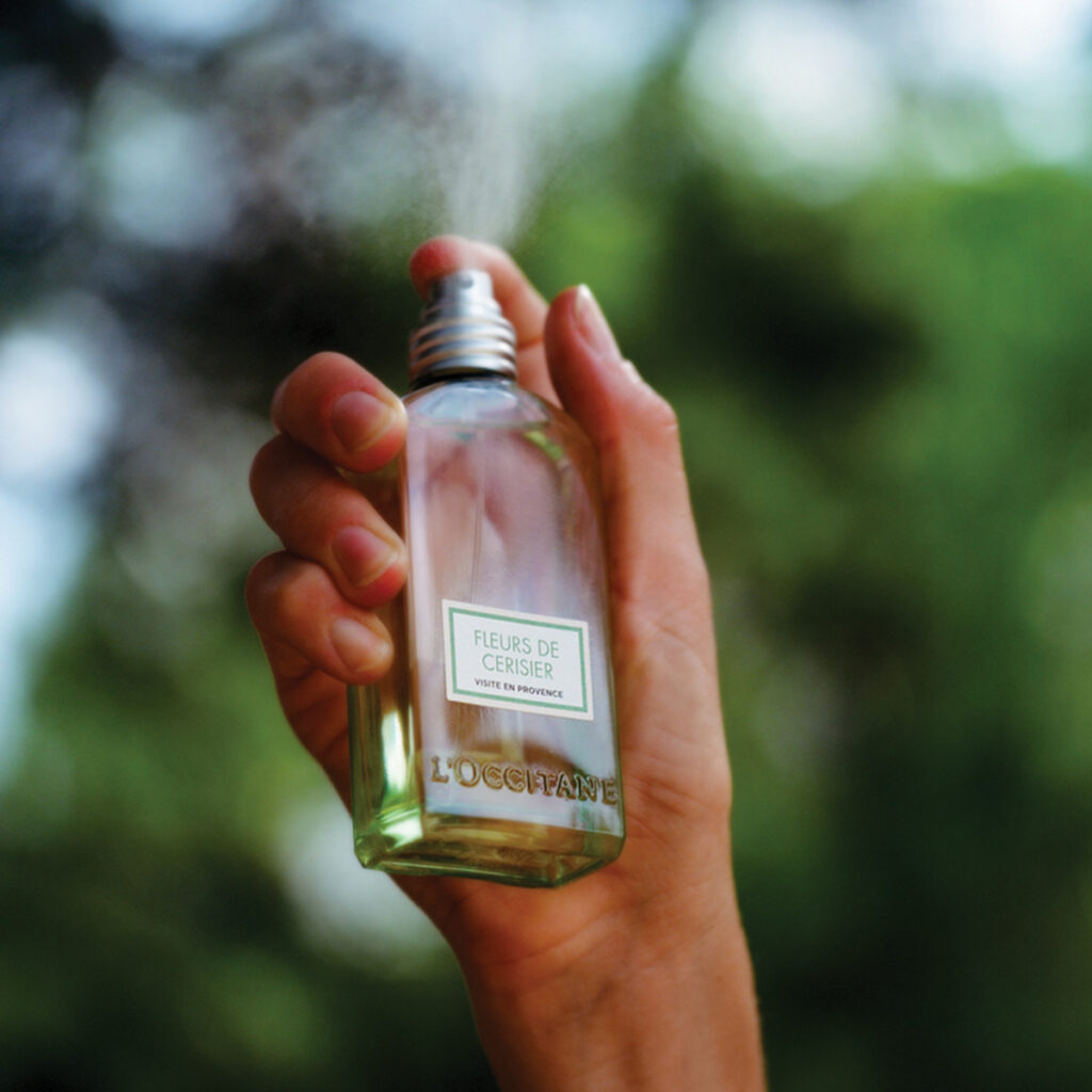 Eau de Toilette Fleurs de Cerisier Visite en Provence 50 ml Lifestyle 02