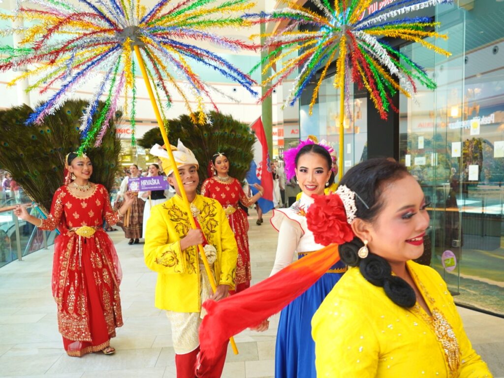 DSC05309_edit_36418917501106